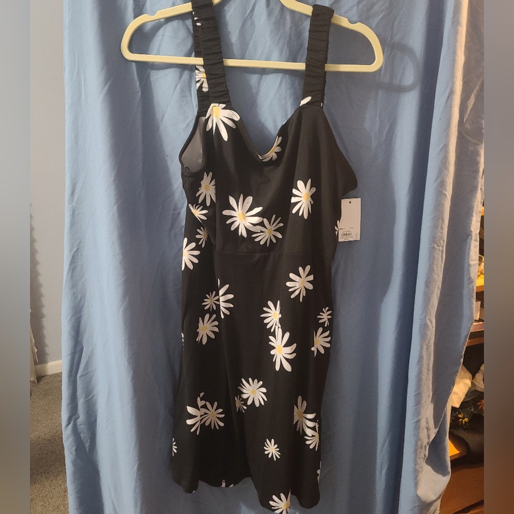 SO Daisy Bungee Strap Skater Dress